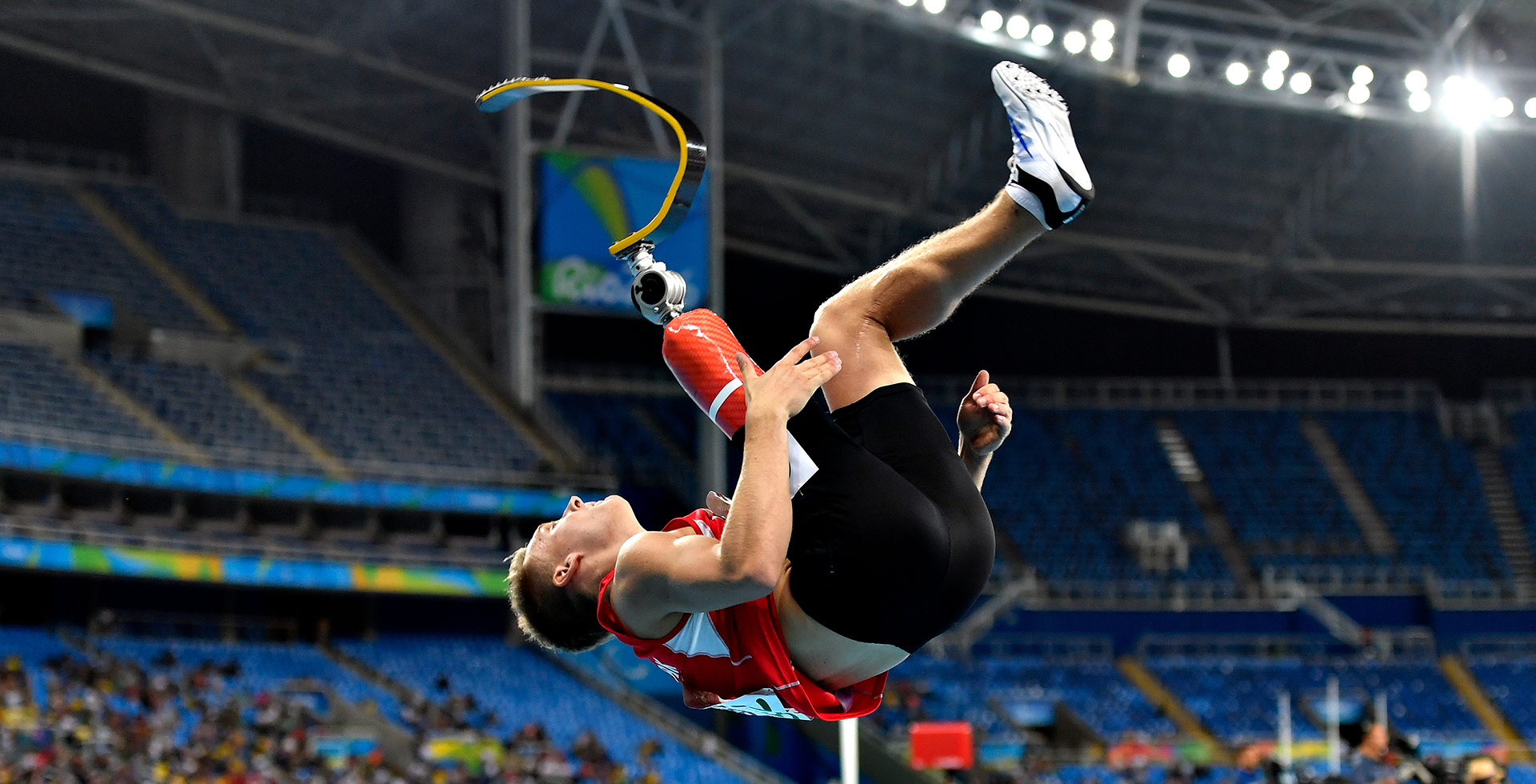 雅得新月成 雅得新月成